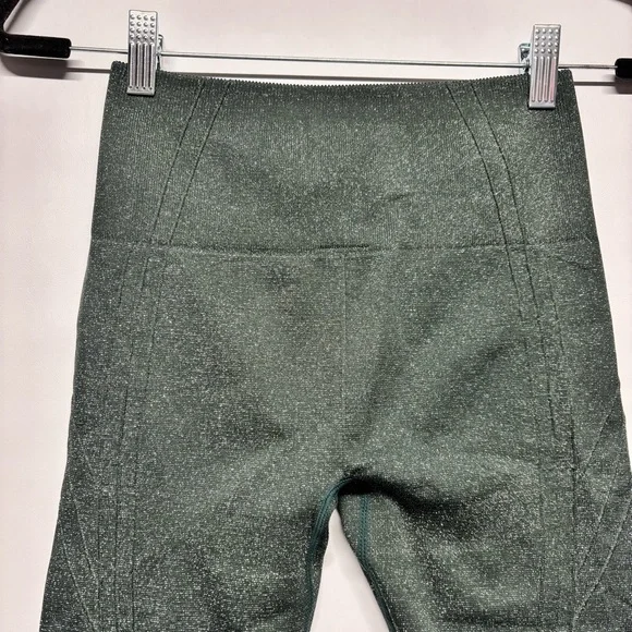 ✨Fabletics Seamless High-Waisted Legging Size S - Picture 7 of 14